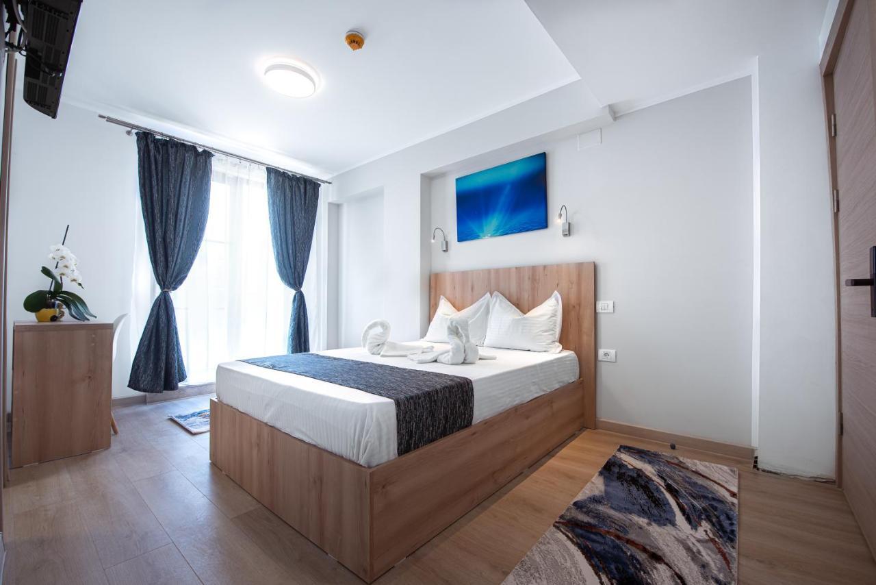 Polu-X Hotell Vama Veche Exteriör bild