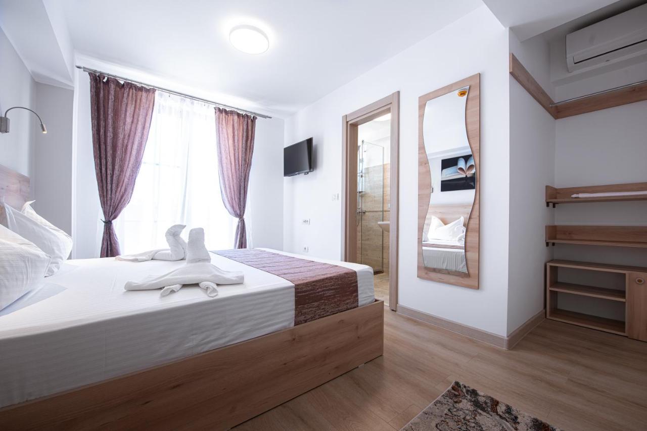 Polu-X Hotell Vama Veche Exteriör bild