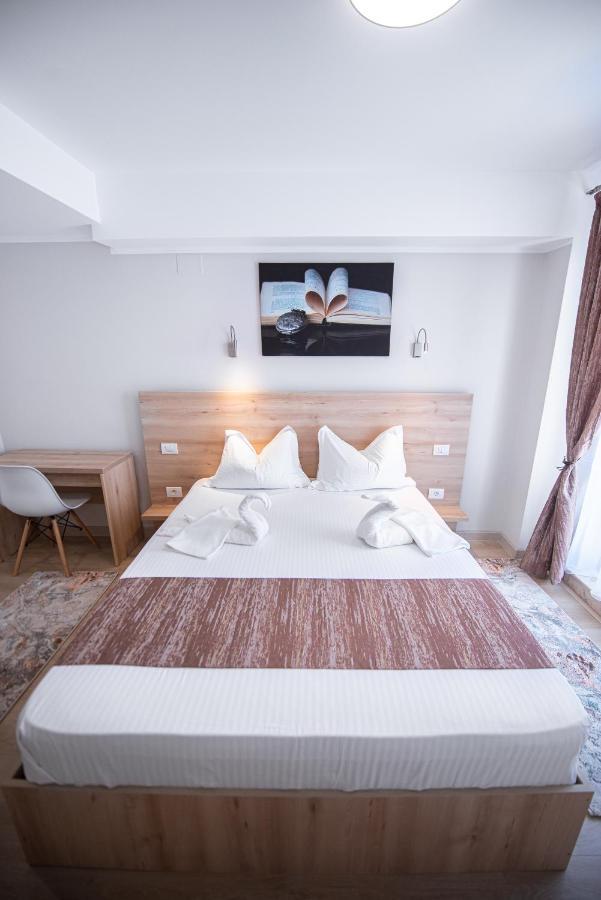Polu-X Hotell Vama Veche Exteriör bild