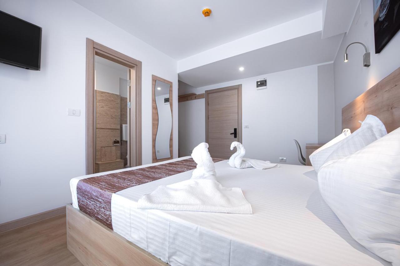 Polu-X Hotell Vama Veche Exteriör bild