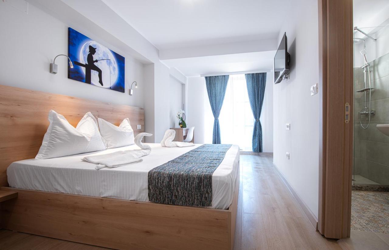 Polu-X Hotell Vama Veche Exteriör bild